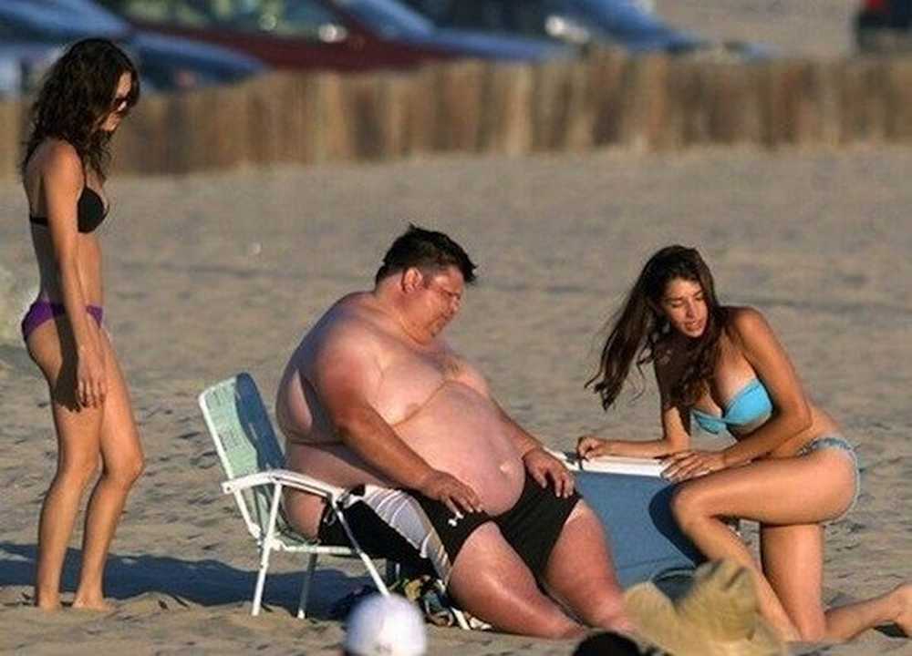 Hairy African Girl Fuck Euro Guy In The Beach 2